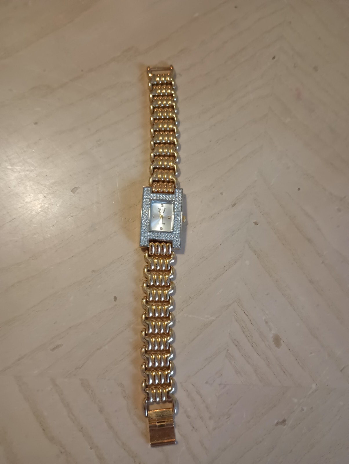 EJ Quartz Women’s WristWatch Fashion Jewelry Stylish Chic Needs Battery