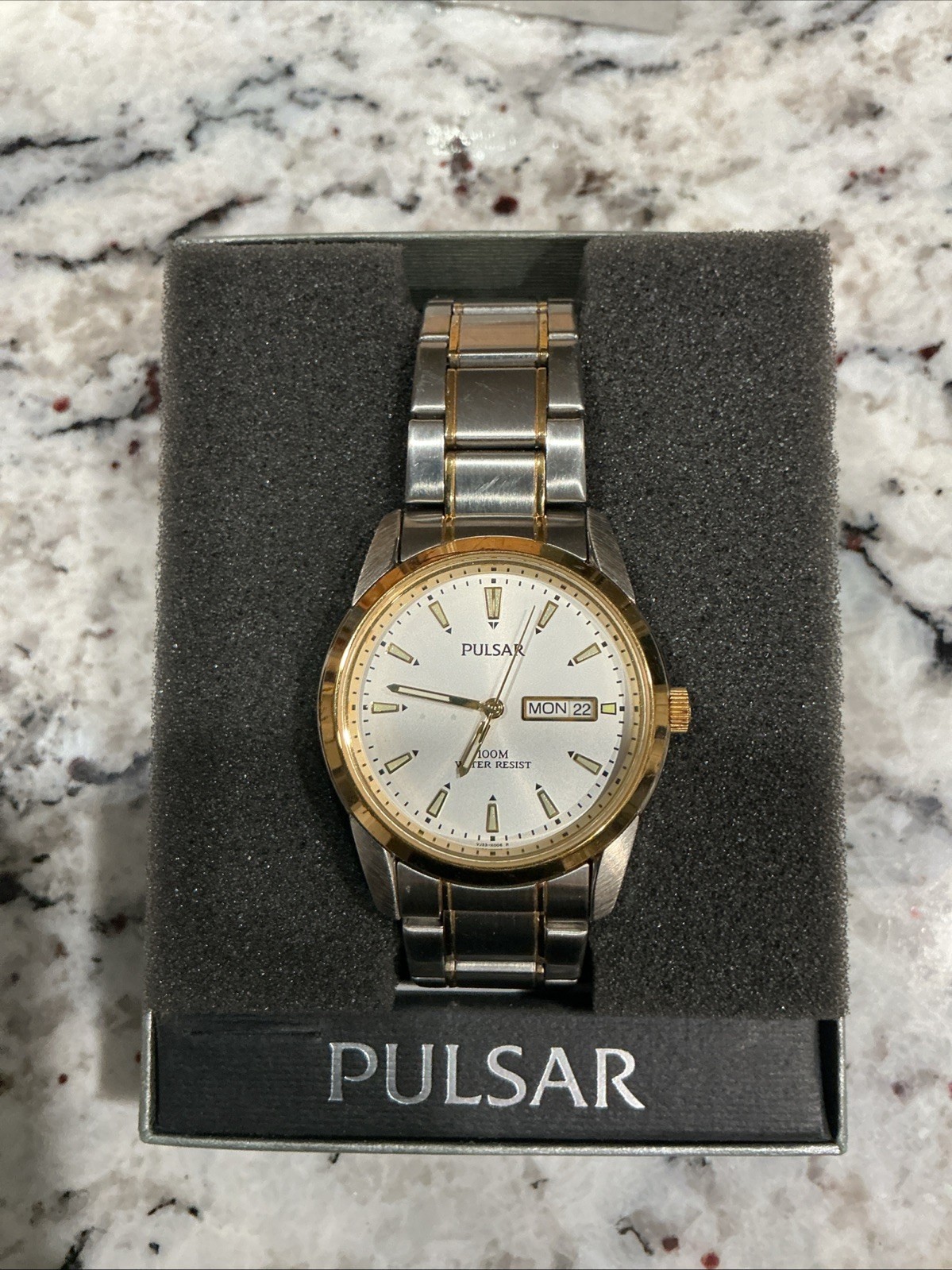 Vintage Pulsar Men’s Watch NPSA01 One Size Gold/Silver Band