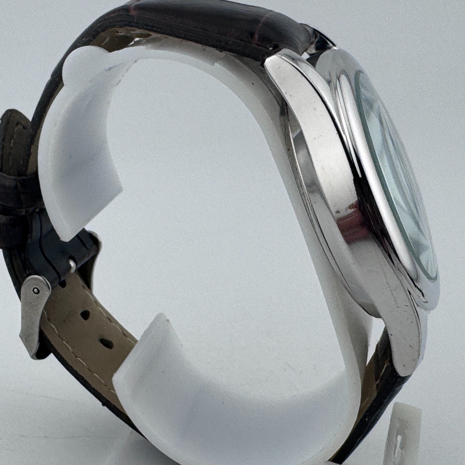 Boyd Gaming Quartz Watch Men Silver Faux Leather Japan Analog New Battery